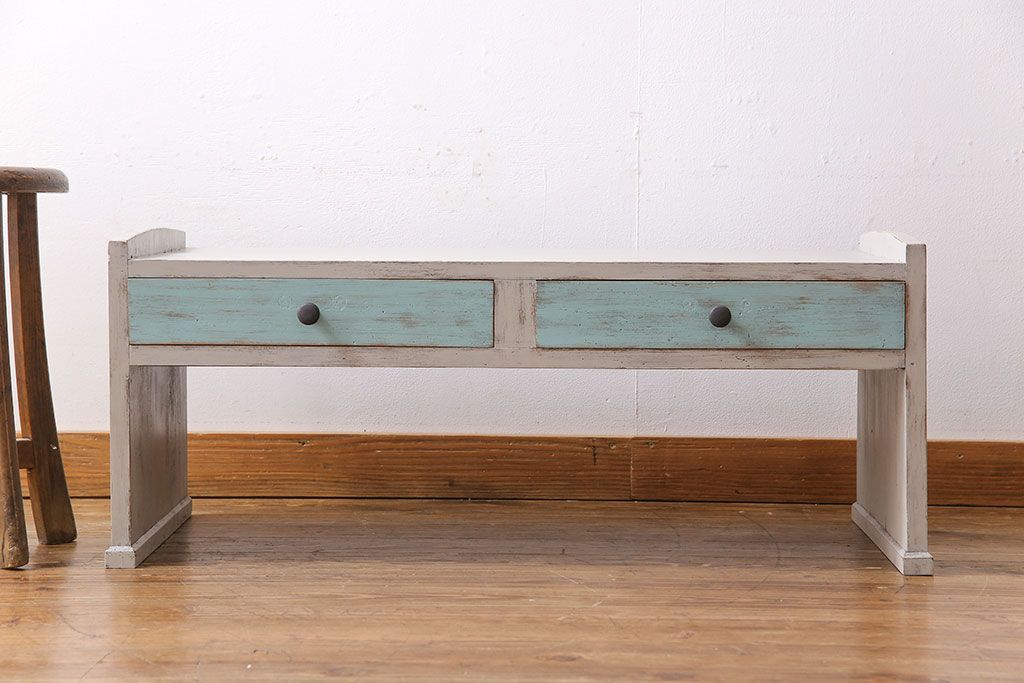 ペイント家具　可愛らしい色合いのアンティークローテーブル(座卓、文机、ローボード)
