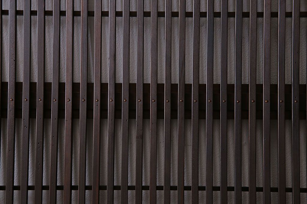 和製アンティーク　杉材　上品な和の雰囲気漂う裏障子付き格子戸(ガラス帯戸、引き戸、建具)2枚セット