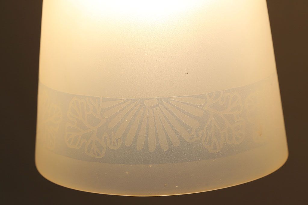 和製アンティーク　オパールガラス　淡い光が美しいシェード(シーリングライト、ペンダントライト)