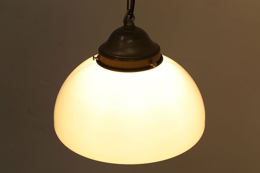 アンティーク　古い真鍮ブラケットの天井照明(吊り下げ照明、ペンダントライト)