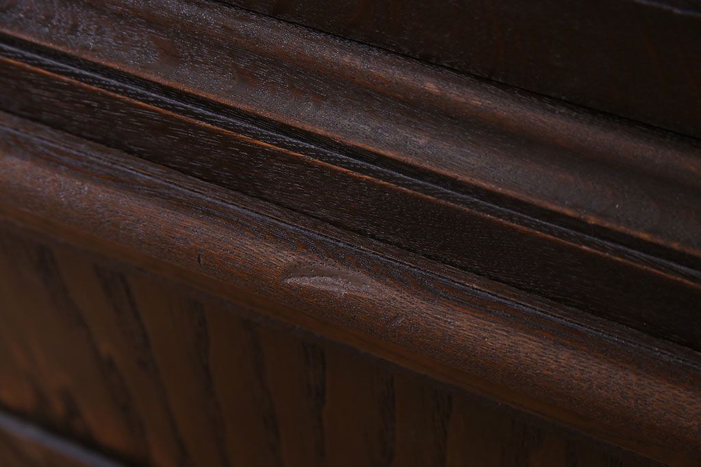 神戸家具　ナラ材　上品で落ち着きのあるビンテージ食器棚(キャビネット、収納棚、戸棚)