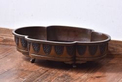 アンティーク雑貨　明治大正期　在銘　意匠が目を引く銅製水盤(花器)