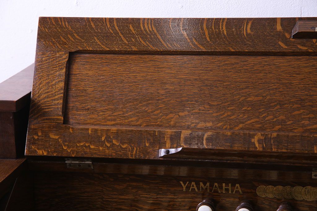 アンティーク雑貨　和製アンティーク　YAMAHA(ヤマハ、山葉)　クラシカルな雰囲気漂うオルガン