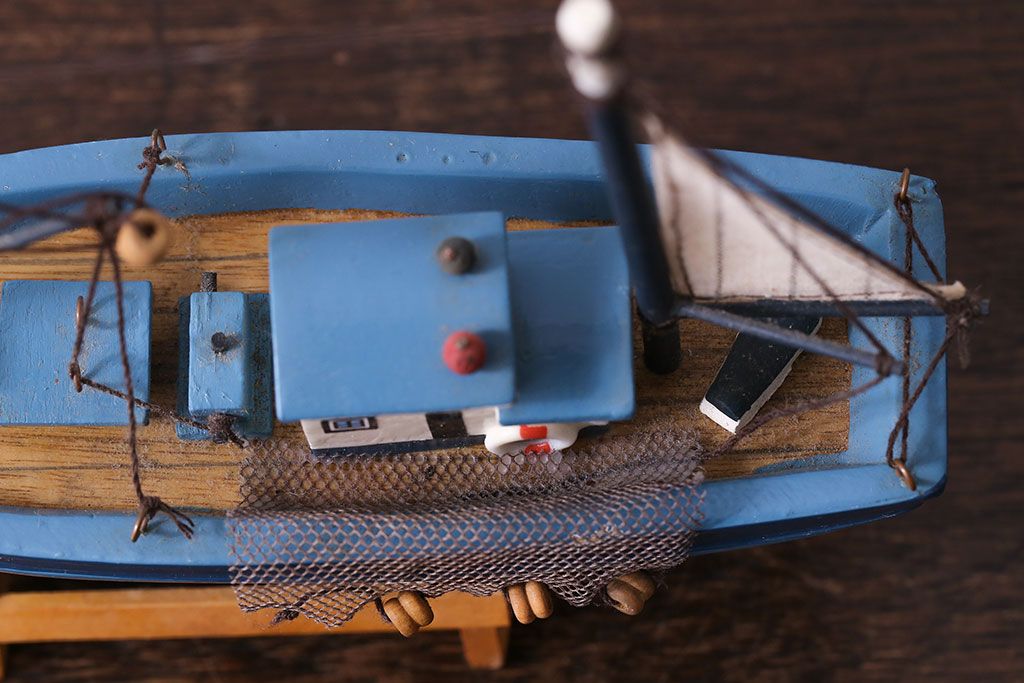 アンティーク雑貨　イギリスビンテージ　1970年頃　ブルーの配色が爽やかな船の模型(オブジェ、おもちゃ)