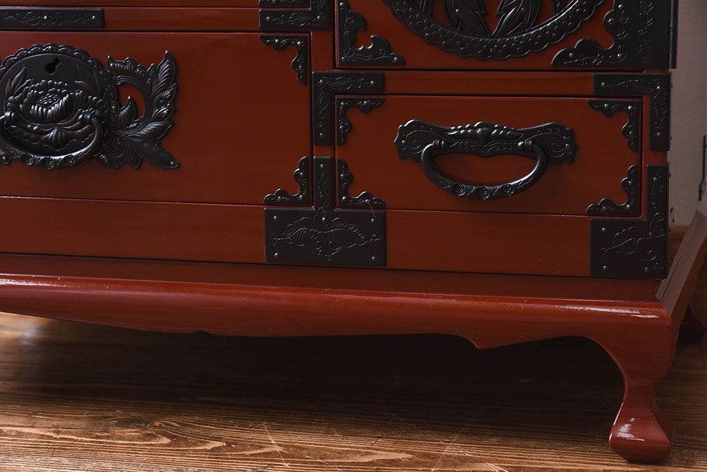 中古　仙台箪笥　欅産業　KEB-60　朱色の漆が存在感を引き立てる猫脚チェスト(用箪笥・小箪笥)(定価54万円)
