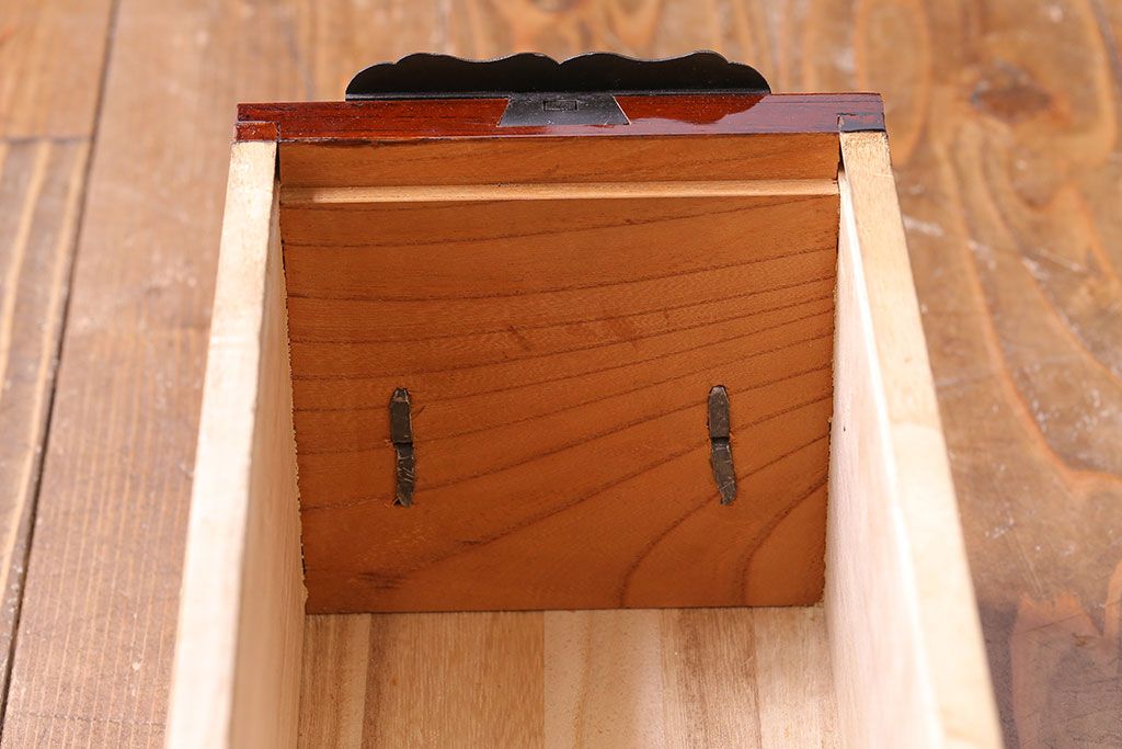 中古　匠工芸製　木地呂塗りのツヤが美しい金庫箪笥(船箪笥、千両箱)