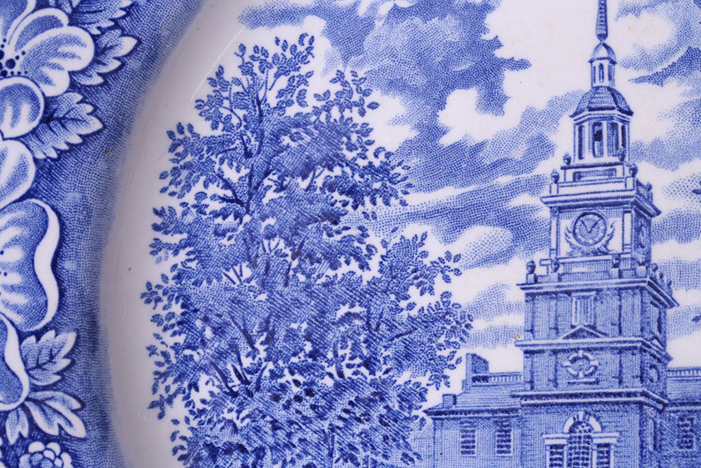 アンティーク雑貨　中古　イギリスWedgwood(ウェッジウッド)　細かな絵柄が目を引く記念プレート(洋食器、大皿)