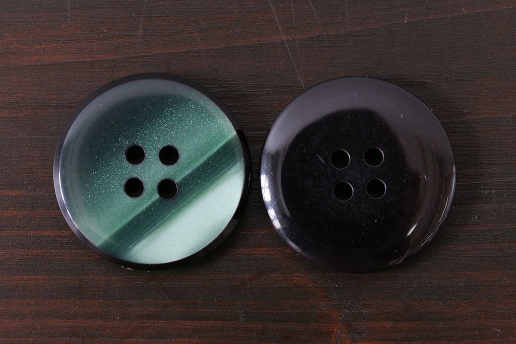 アンティーク雑貨　ビンテージ　ダークカラーが大人の雰囲気漂う古いボタンセット
