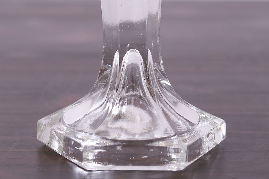 アンティーク雑貨　イギリスビンテージ　シンプルなデザインのガラス製キャンドルスタンド(ろうそく立て)(1)