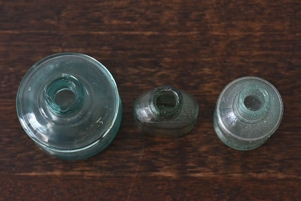 アンティーク雑貨　和製アンティーク　気泡の入った淡いグリーンのガラス瓶3つセット(小瓶、花瓶)