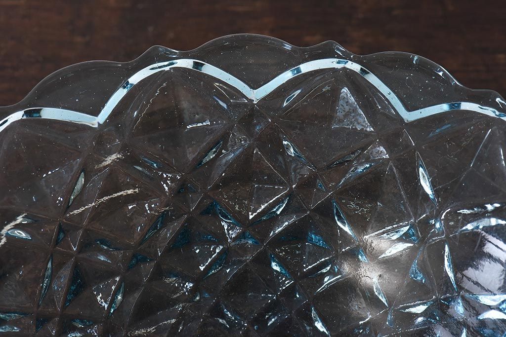 アンティーク雑貨　昭和レトロ　淡いブルーの爽やかなガラス深皿(大皿、鉢)
