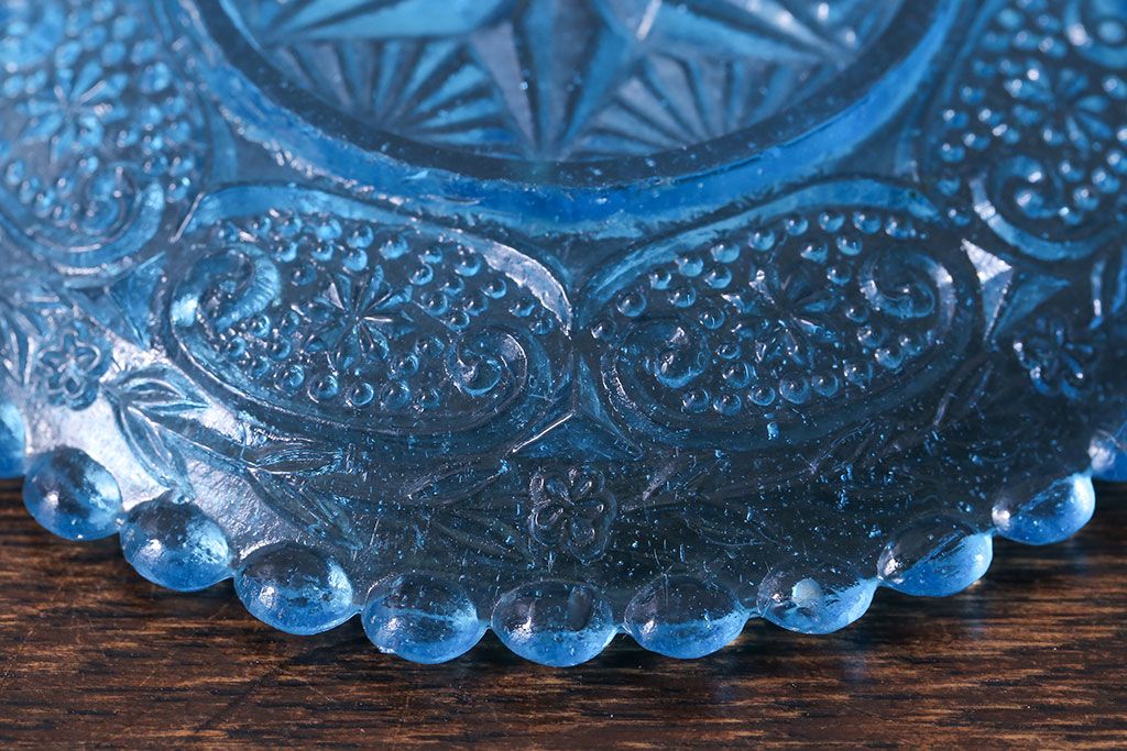 アンティーク雑貨　大正期　星のモチーフが愛らしいプレスガラスのプレート(小皿、器)(2)