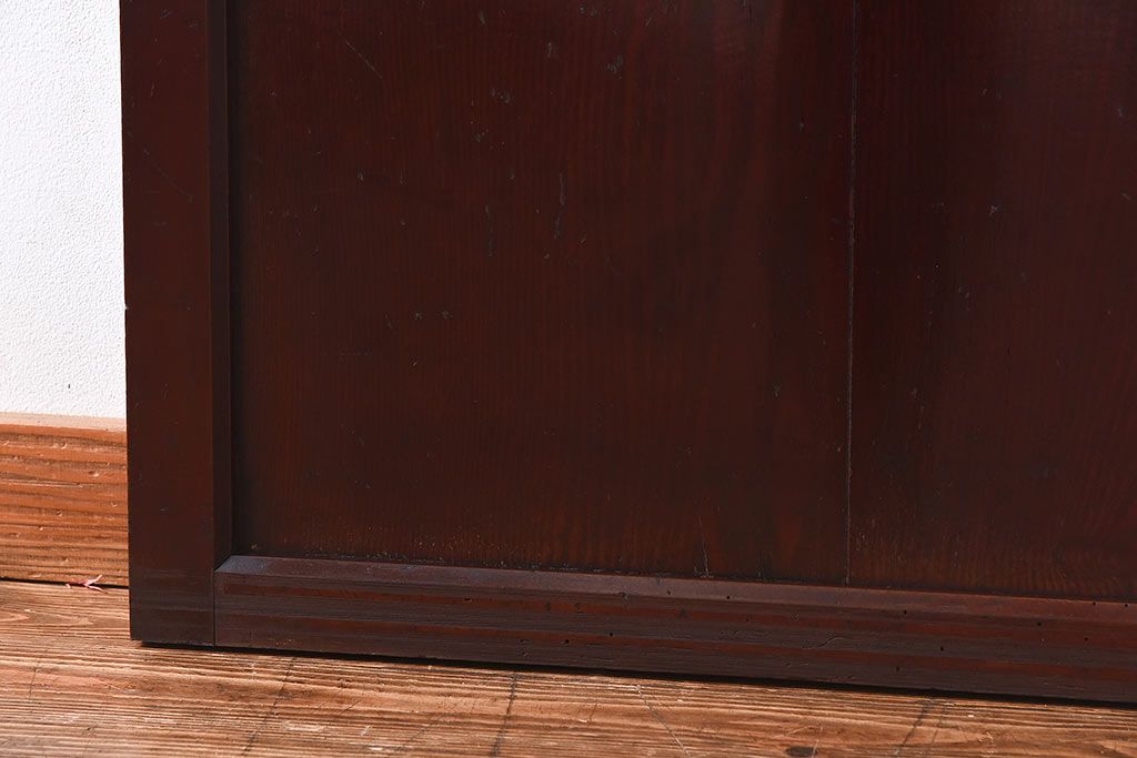 和製アンティーク　栗材使用　漆塗り　深みのある色合いが魅力のガラス帯戸(引き戸、建具)