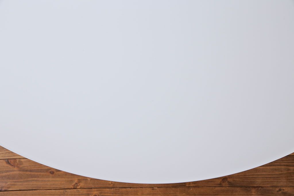 展示美品　Cassina(カッシーナ)　BOBOLI(ボボリ)　デザイン性の高いラウンドテーブル(ダイニングテーブル)(定価約96万円)
