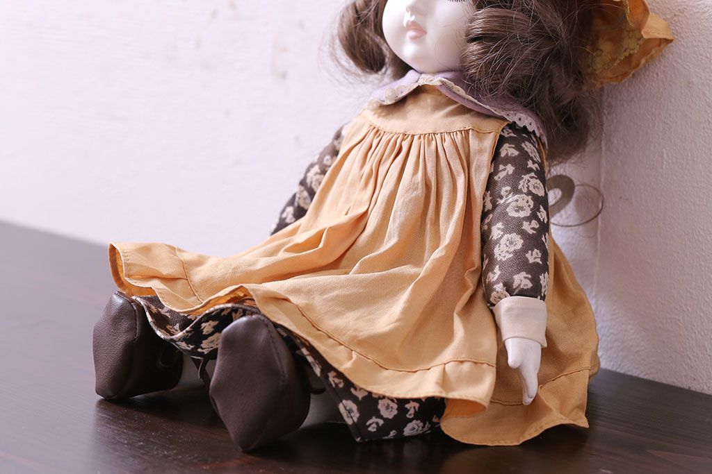 アンティーク雑貨　昭和レトロ　Sankyo(三協、サンキョー)製　「愛の讃歌」オルゴール人形(ビスクドール)