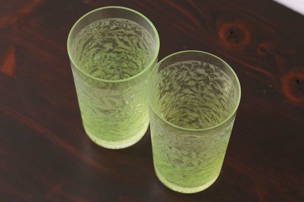 アンティーク雑貨　西洋アンティーク　HELVETIC ウランガラスコップ(グラス)2個セット