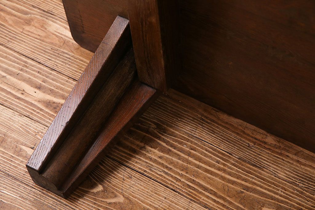 ヴィンテージ家具　ビンテージ　樺材　シンプルなデザインのリビングテーブル(ローテーブル、座卓)