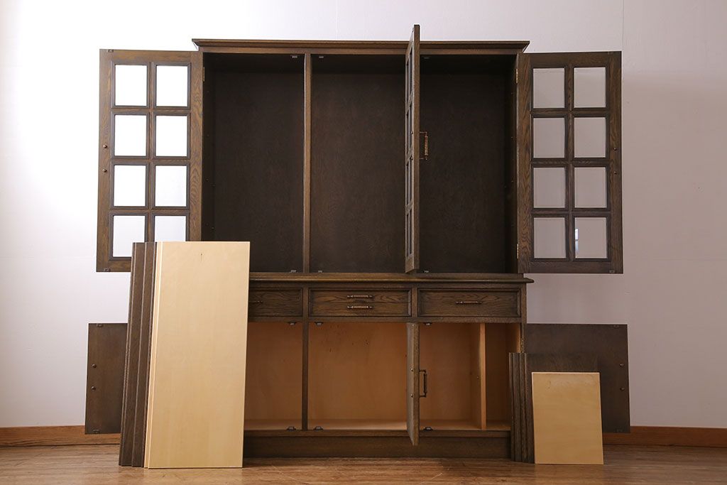 ビンテージ　永田良介商店　気品あふれる佇まいの格子型3枚扉食器棚(カップボード、飾り棚、収納棚)(定価約126万円)