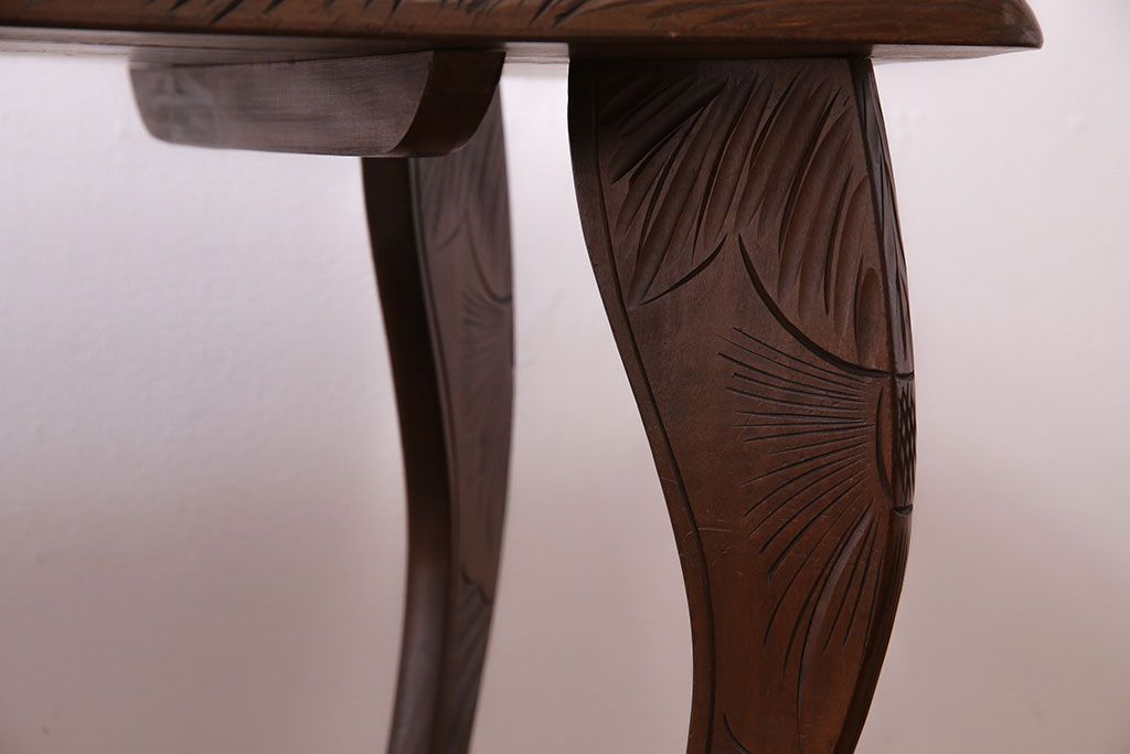 アンティーク雑貨　ビンテージ　伝統工芸 日光彫り　華やかな意匠が印象的なサイドテーブル(コンソールテーブル、飾り台、花台)
