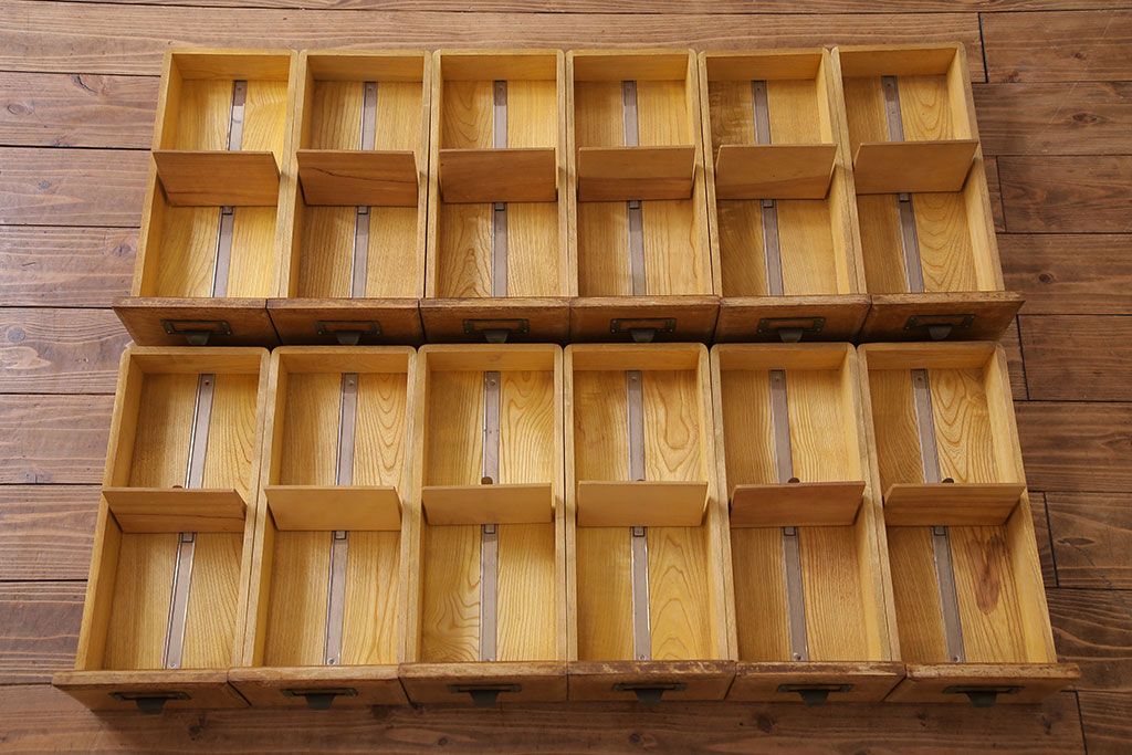 レトロ家具　昭和レトロ　ネームプレート付き 便利なカードケース(引き出し、チェスト、ドロワー、図書館、図書室)