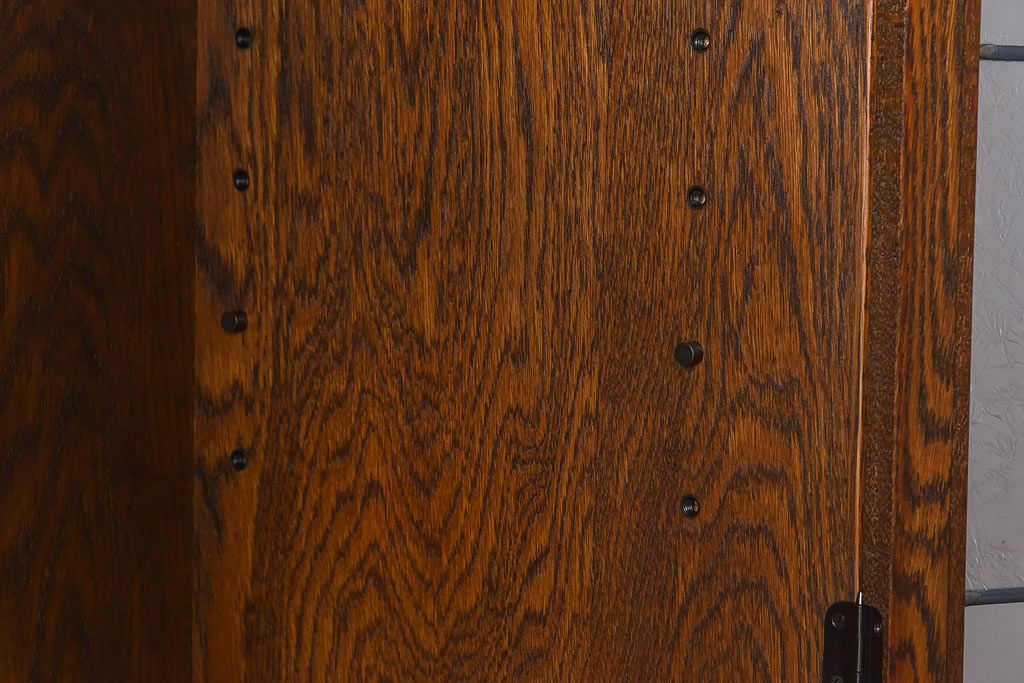 中古美品　三越・Brugge(ブルージュ)シリーズ　木のぬくもり溢れるキッチンキャビネット(食器棚、飾り棚、戸棚)(1)