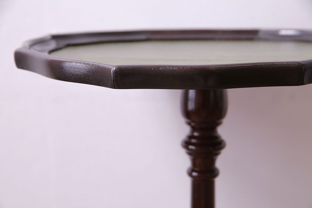 アンティーク雑貨　イギリスビンテージ　レザートップが魅力のシックなワインテーブル(サイドテーブル、花台)