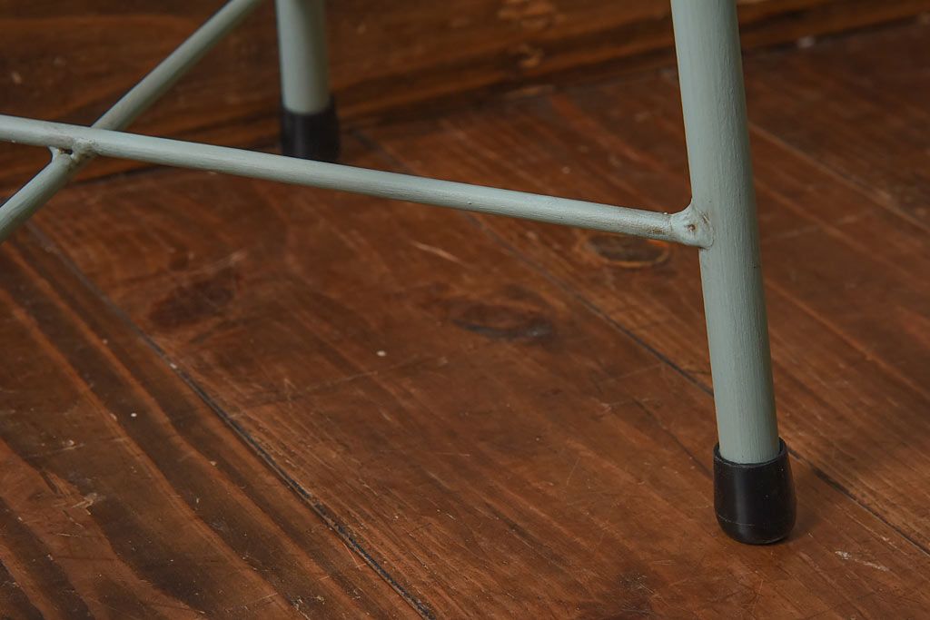 アンティーク雑貨　ラフジュ工房オリジナル　ナチュラルペイントが愛らしい鉄脚丸スツール(椅子、チェア)(3)