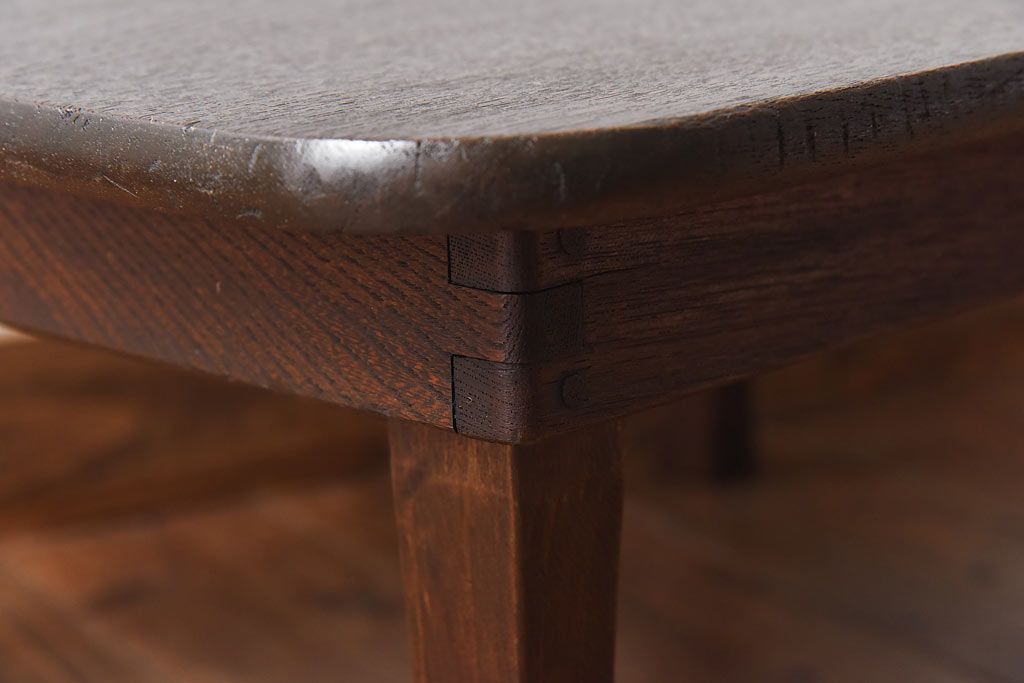 レトロ家具　昭和レトロ　栓材　力強い木目と深い色合いの角ちゃぶ台(座卓、ローテーブル)