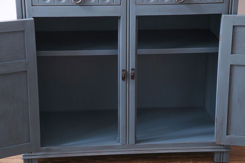 ペイント家具　飾り棚がおしゃれなイギリスビンテージの食器棚(収納棚、戸棚、キャビネット)