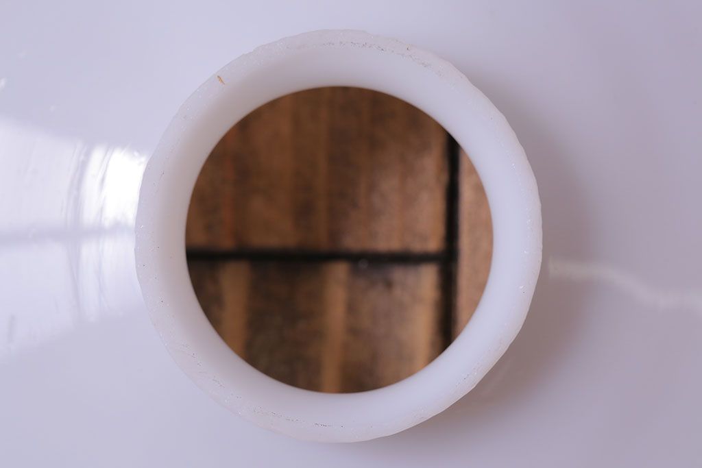 昭和レトロ　清潔感のある白ガラスが魅力のシンプルなペンダントライト(天井照明、吊り下げ照明)(3)