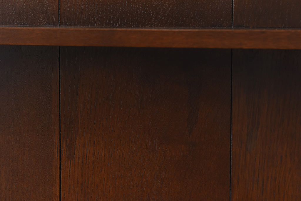 ヴィンテージ家具　イギリスビンテージ　オーク材　素朴な雰囲気が魅力のカップボード(食器棚、飾り棚)