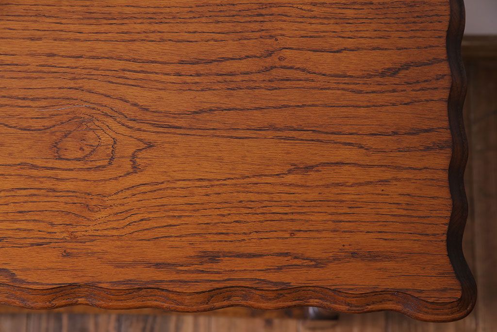 アンティーク雑貨　イギリスアンティーク　飴細工のようなツイストレッグが美しいオケージョナルテーブル(サイドテーブル、カフェテーブル、花台)