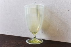 アンティーク雑貨　ワセリンガラス(ウランガラス)　幻想的な雰囲気漂うサワーグラス(ワイングラス、酒器)(2)