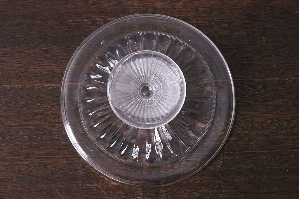 アンティーク雑貨　イギリス製　シンプルなデザインのガラスケーキスタンド