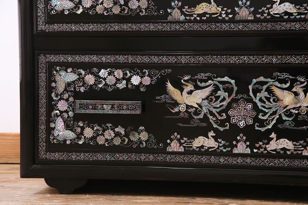 中古　韓国家具　存在感抜群の螺鈿細工チェスト(衣装タンス、戸棚)(定価約200万円)