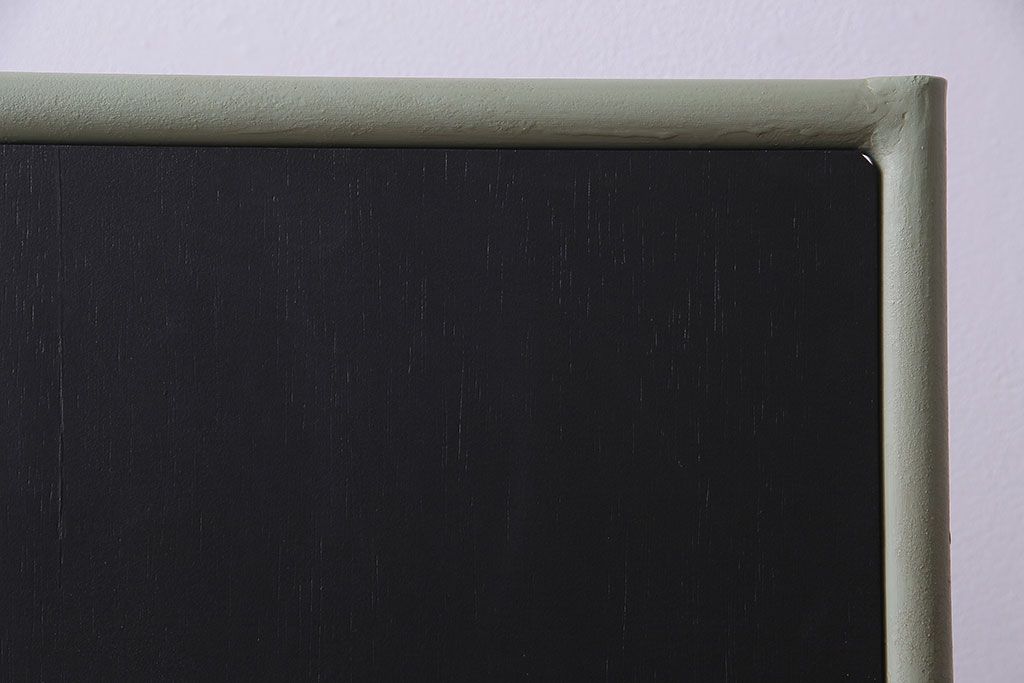 アンティーク雑貨　ペイント家具　ナチュラルカラーがペイントされたレトロなブラックボード(黒板)(2)
