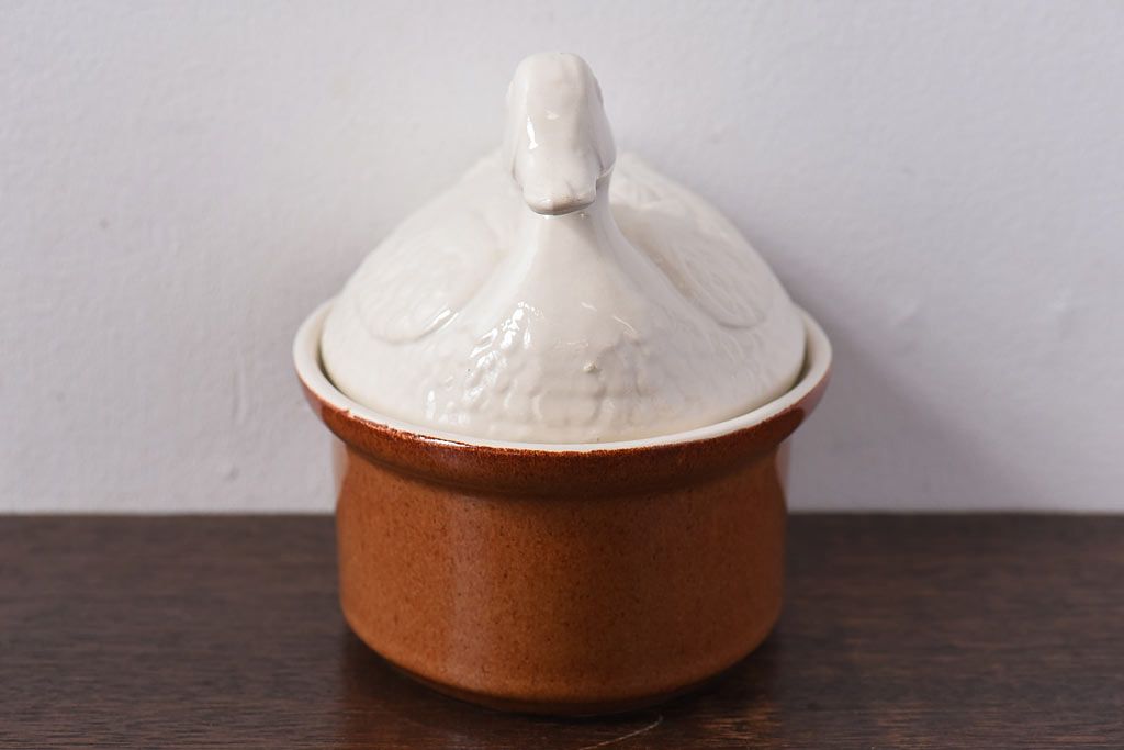 アンティーク雑貨　イギリスビンテージ　陶磁器製　置くだけでかわいらしいアヒルの小物入れ(卵入れ)