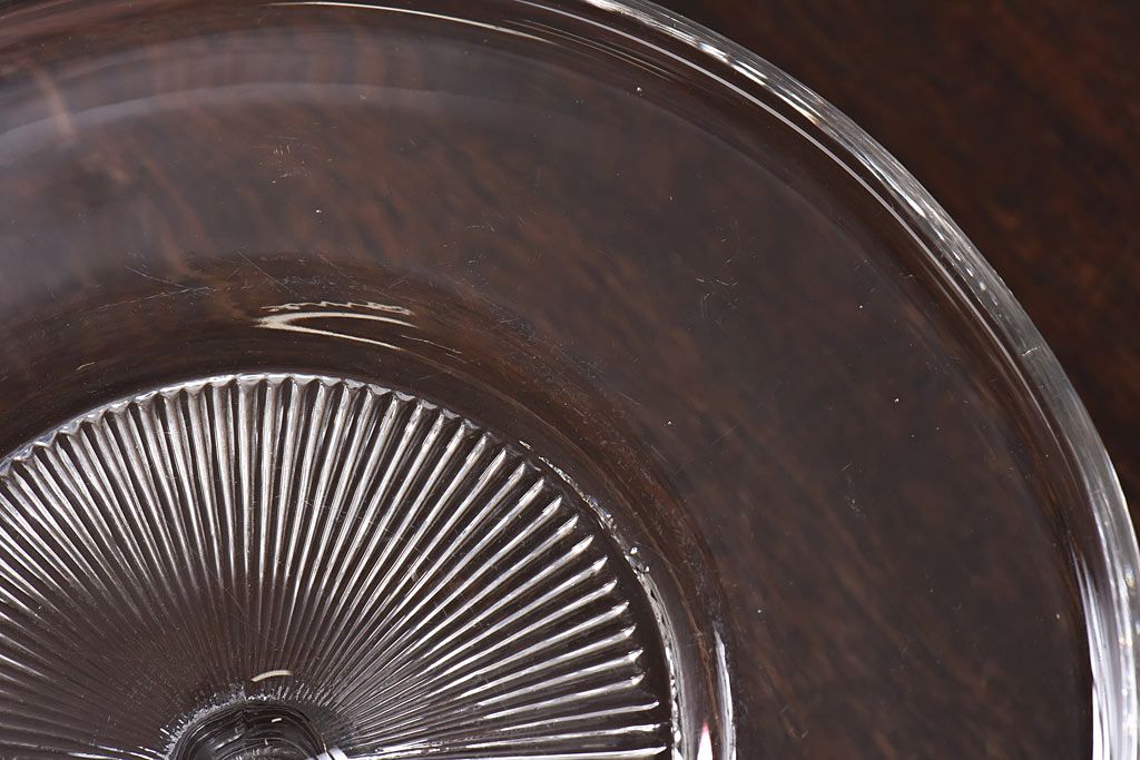 アンティーク雑貨　イギリス製　厚みのあるガラスが魅力のケーキスタンド