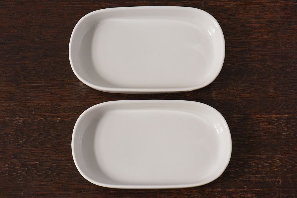 イギリス　JOHNSON BROTHERS(ジョンソン・ブラザーズ)　スクエア型白い長皿(深皿、プレート)
