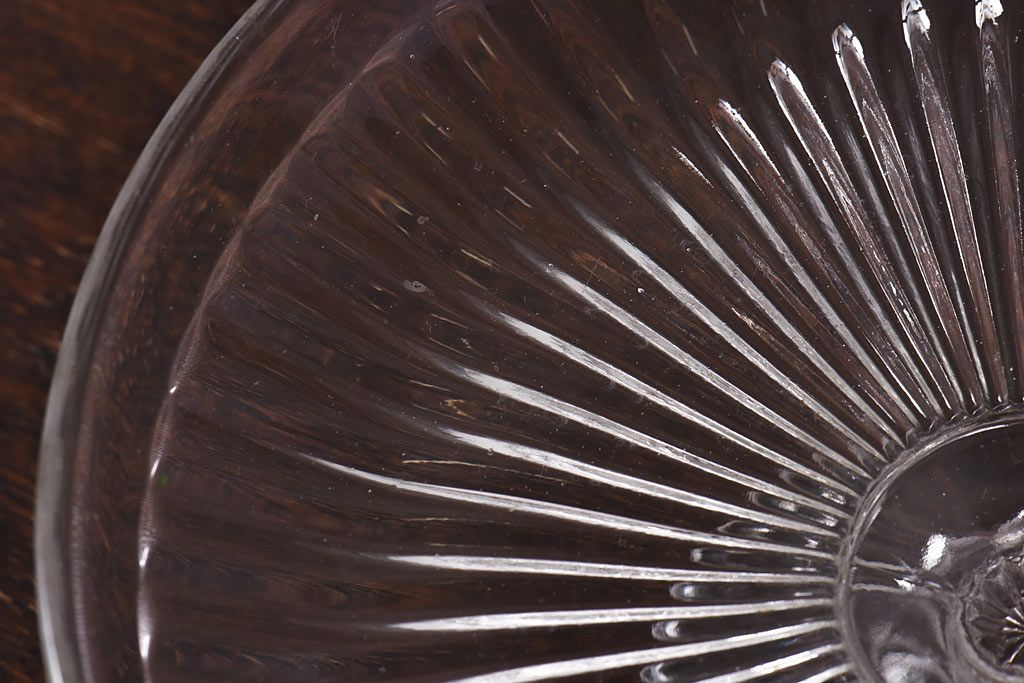 アンティーク雑貨　イギリスビンテージ　テーブルをシックに彩るガラスコンポート(ケーキスタンド、プレート)
