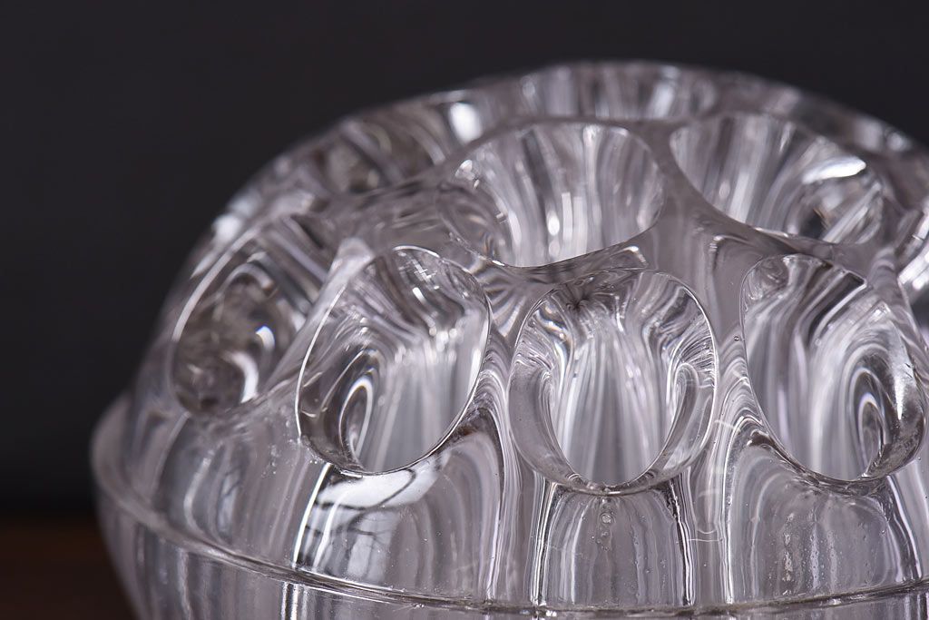 アンティーク雑貨　イギリス　涼しげな雰囲気漂うガラス製フラワーホルダー(ペン立て)