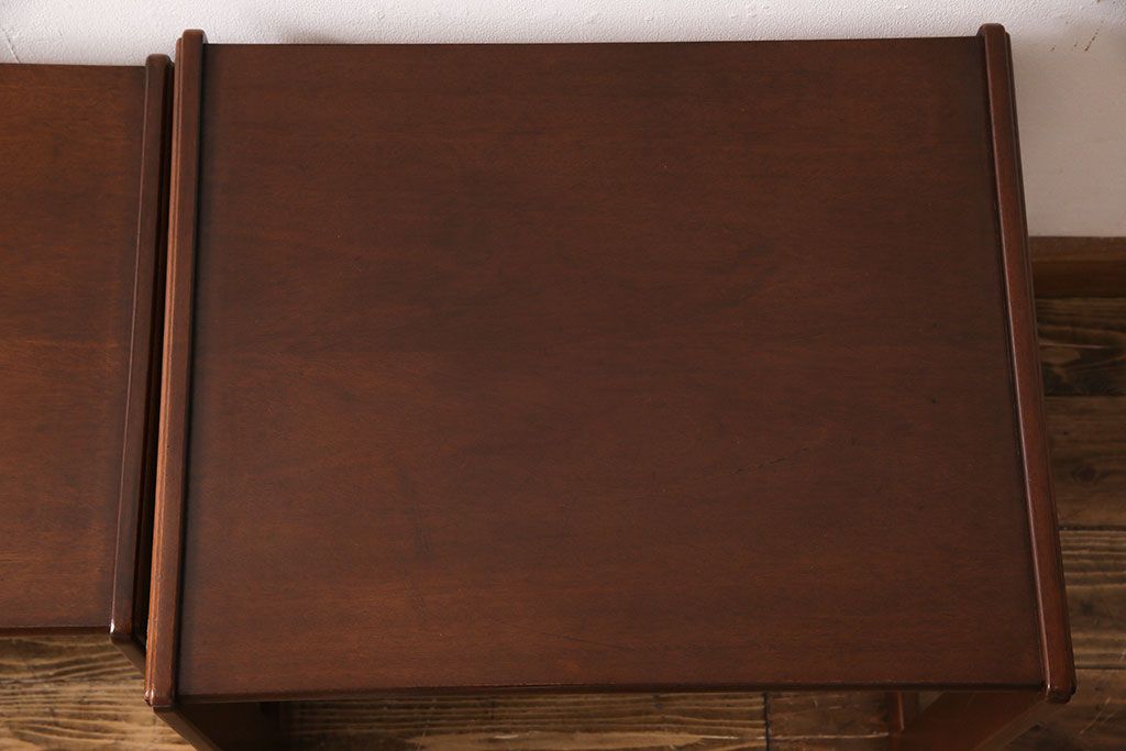 アンティーク雑貨　北欧ビンテージ　G-PLAN(ジープラン)　チーク材　スタイリッシュなデザインのネストテーブル(サイドテーブ  ル、カフェテーブル、花台)