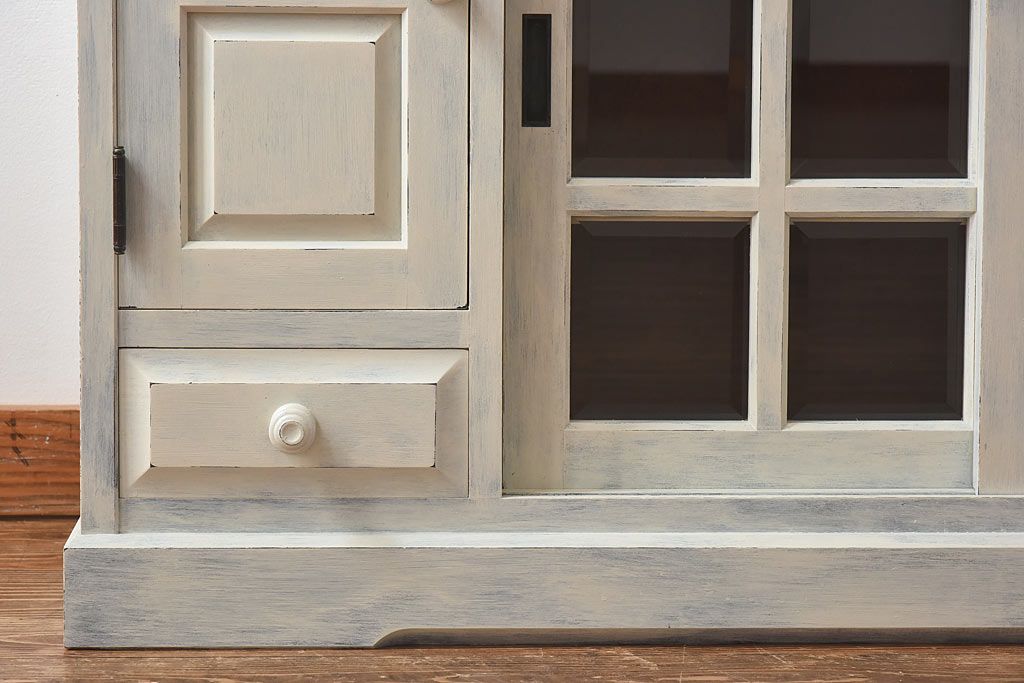 ペイント家具　ビンテージ　北海道民芸家具　HM135　アンティークカラーが魅力のサイドボード(サイドキャビネット、収納棚)
