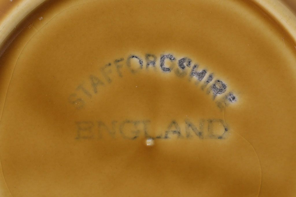 アンティーク雑貨　イギリスビンテージ　Staffordshire Potteries Ltd(スタッフォードシャーポタリー)　スープカップ&ソーサー(スープボウル)1客