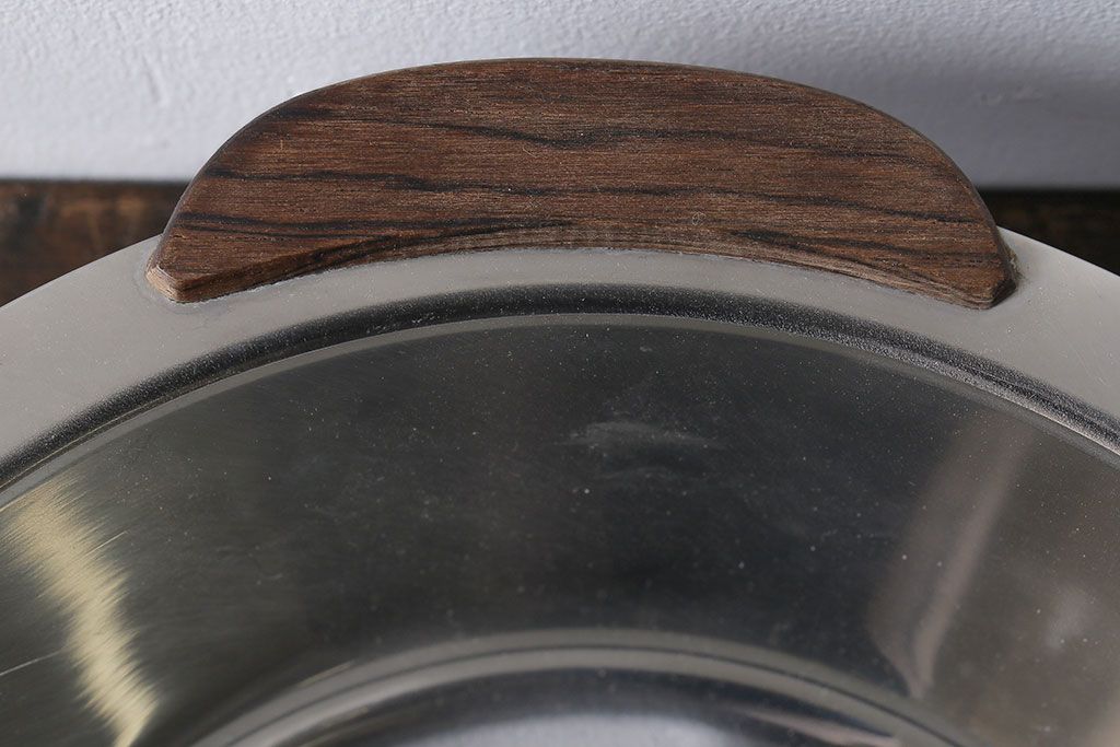 アンティーク雑貨　北欧ビンテージ　デンマーク製　木の取っ手が魅力のステンレスボウル(お皿)