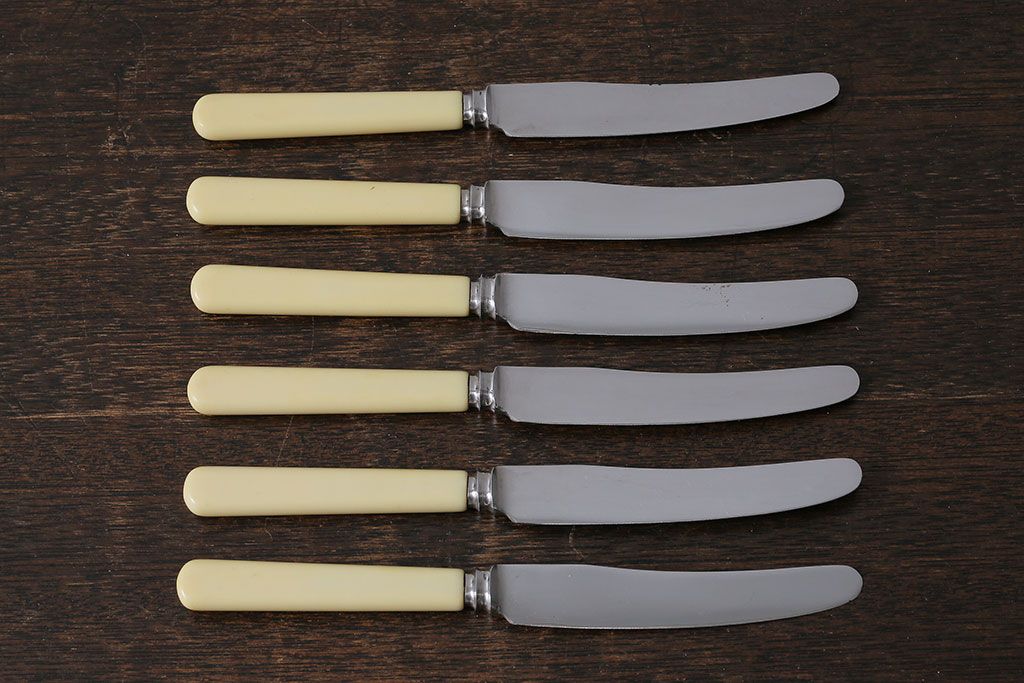 アンティーク雑貨　イギリスビンテージ　SHEFFIELD(シェフィールド)　様々な食器と馴染みやすいバターナイフ6本セット