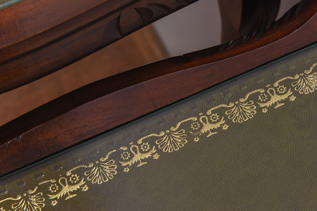 アンティーク雑貨　イギリス家具　高級感あるレザートップのネストテーブル(入れ子式テーブル、サイドテーブル、コーヒーテーブル、花台)(2)