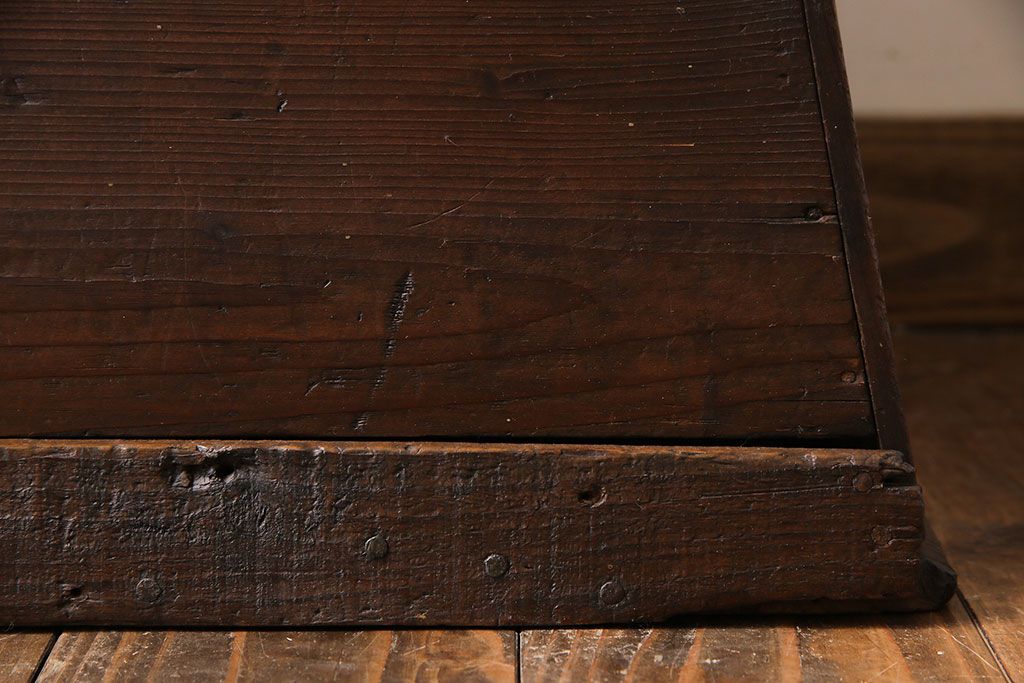 アンティーク雑貨　和製アンティーク　古い木が味わい深いシンプルな踏み台(花台)
