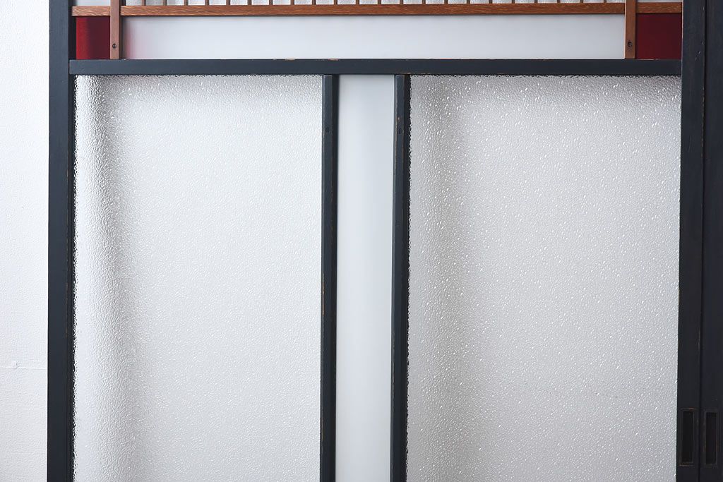 ペイント家具　色ガラス入り　レトロな雰囲気満点のガラス戸(引き戸、建具)2枚組