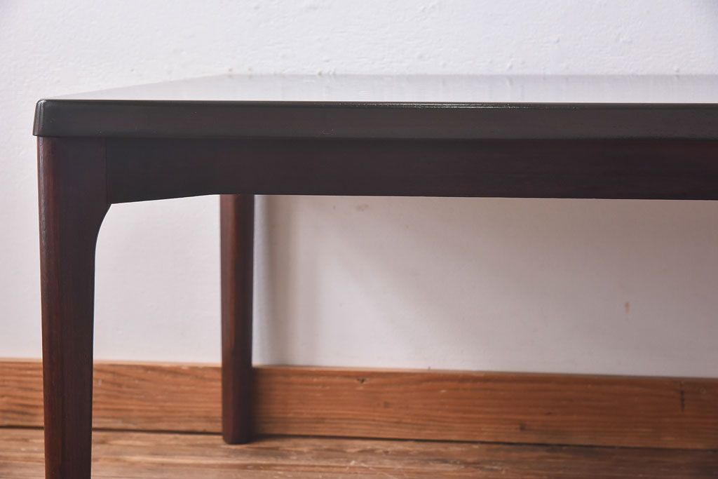 北欧家具　シンプルなデザインのセンターテーブル(ローテーブル)